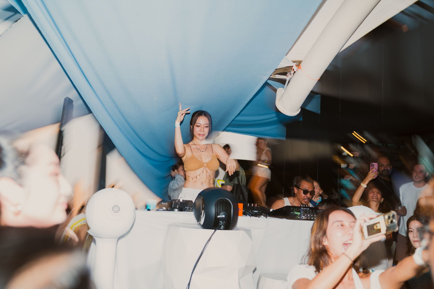 Coldchella — Live music